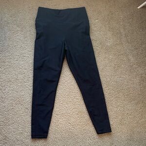 Third love black leggings with side pockets, size large